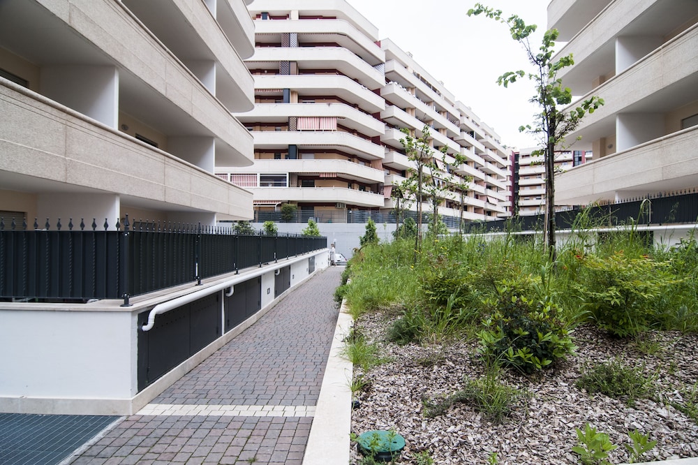 Fonte Laurentina Apartments