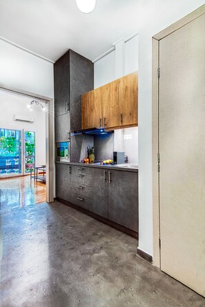 Διαμέρισμα | Ιδιωτική μικρή κουζίνα | Ψυγείο, φούρνος μικροκυμάτων, μαγειρικές εστίες, βραστήρας για καφέ/τσάι