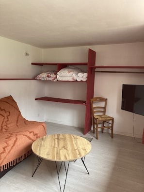 Living area - Ground floor apartment with terrace (Dieppe)