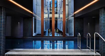 Midnight Hotel, Autograph Collection