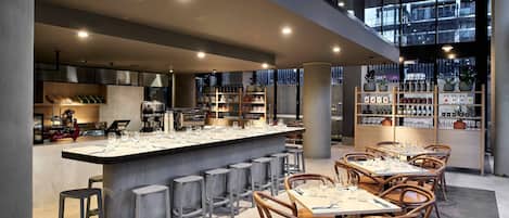 Italian cuisine, alfresco dining