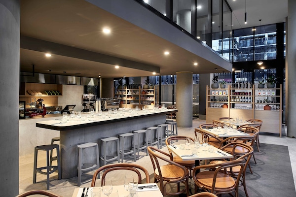 Italian cuisine, alfresco dining