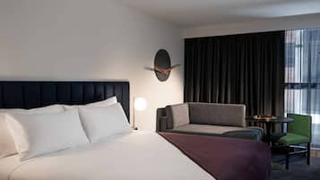 Room, 1 King Bed | Lounge | Alfresco dining, open daily