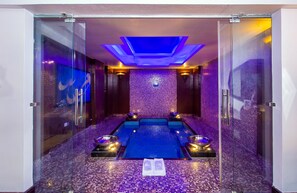 อ่างสปาในร่ม