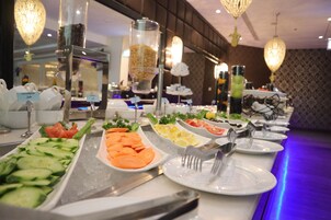 Daily buffet breakfast (BHD 5 per person)