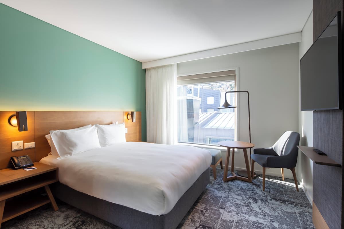 1 bedroom, premium bedding, in-room safe, blackout drapes