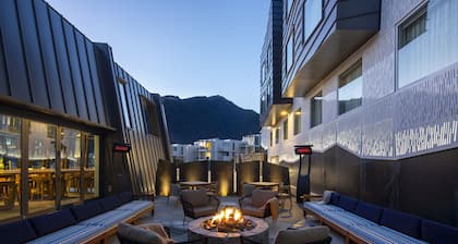 Holiday Inn Express And Suites Queenstown by IHG