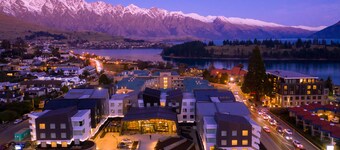 Holiday Inn Express & Suites Queenstown by IHG