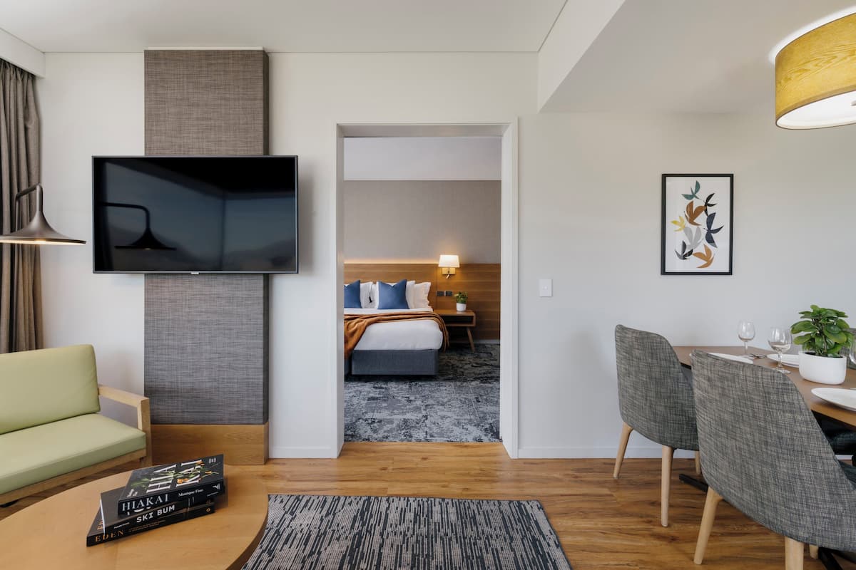 Premium bedding, in-room safe, blackout curtains, soundproofing