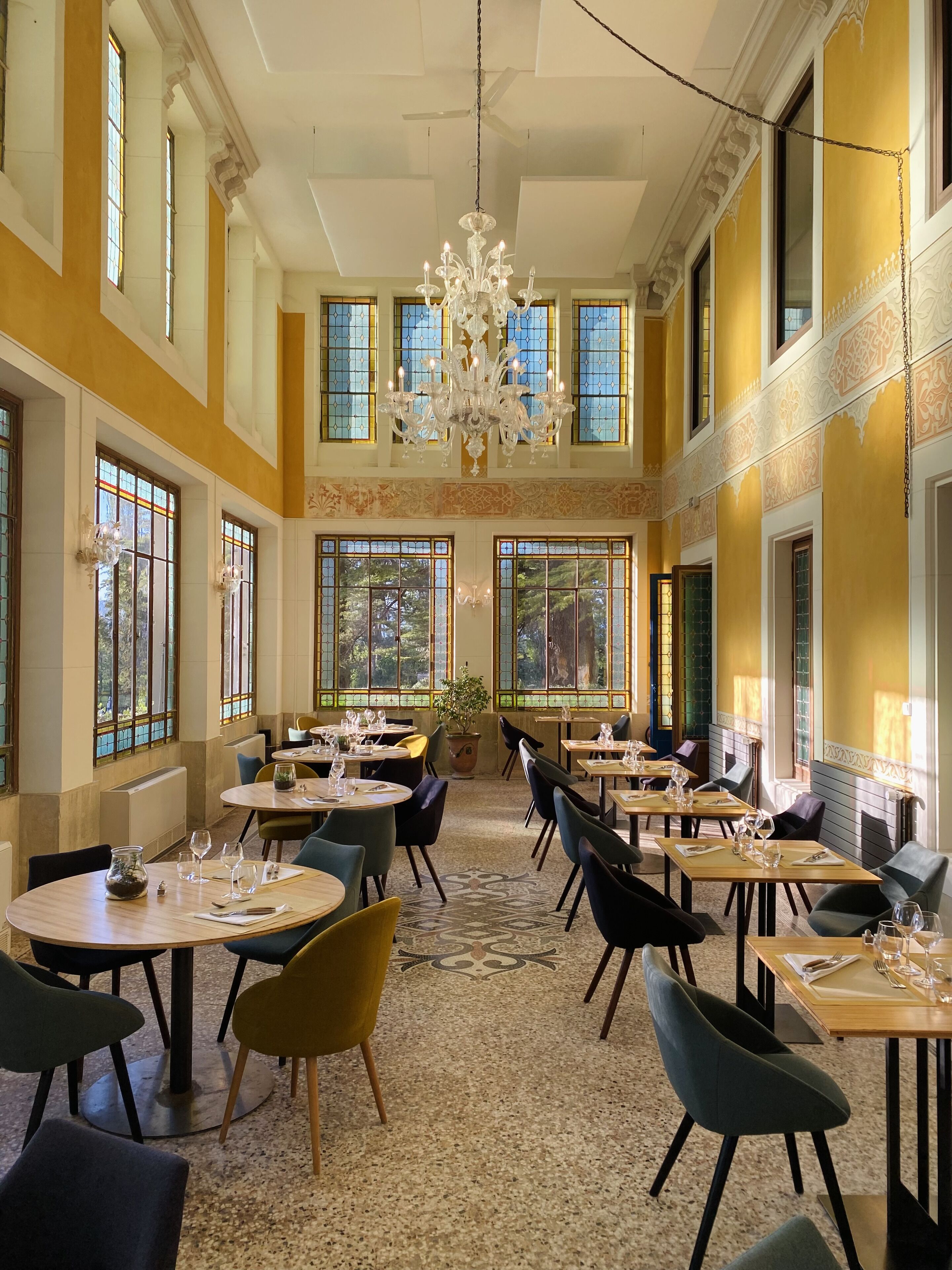 lunch and dinner served