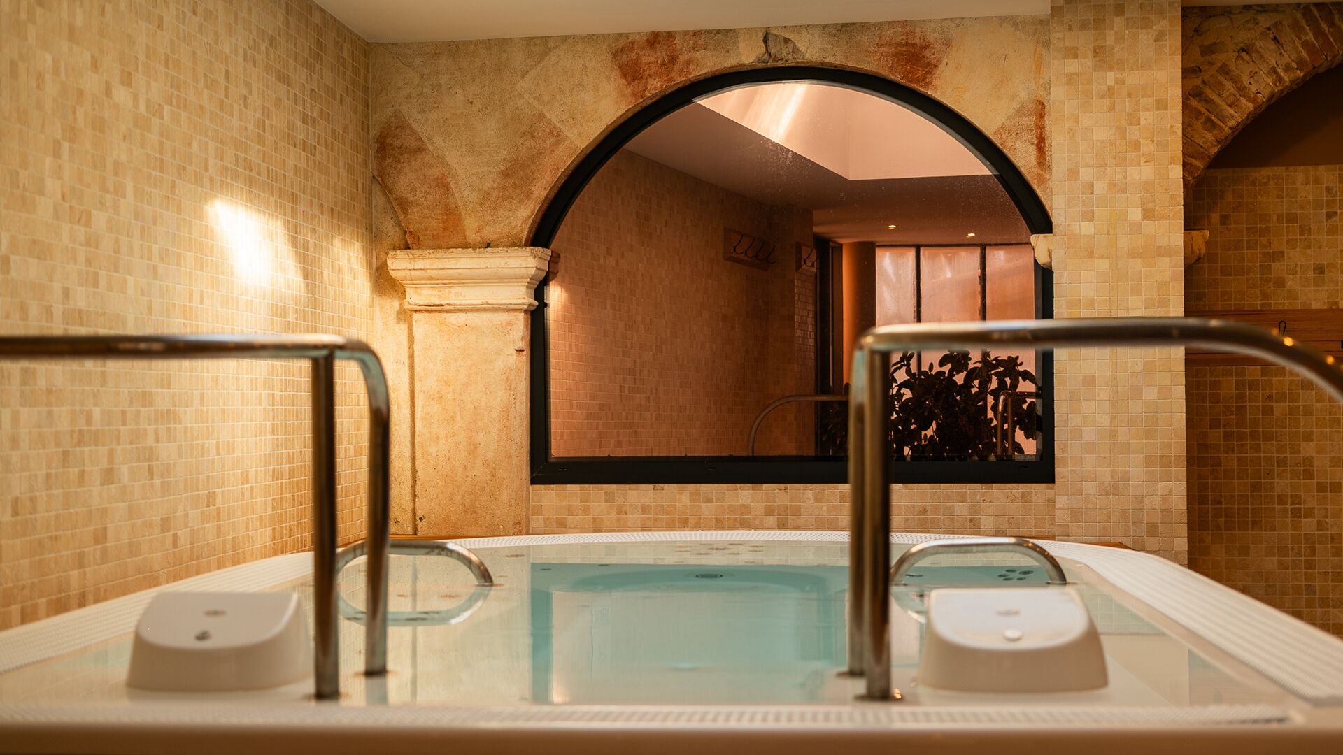 Behandlungsräume für Paare, Whirlpool, Dampfbad