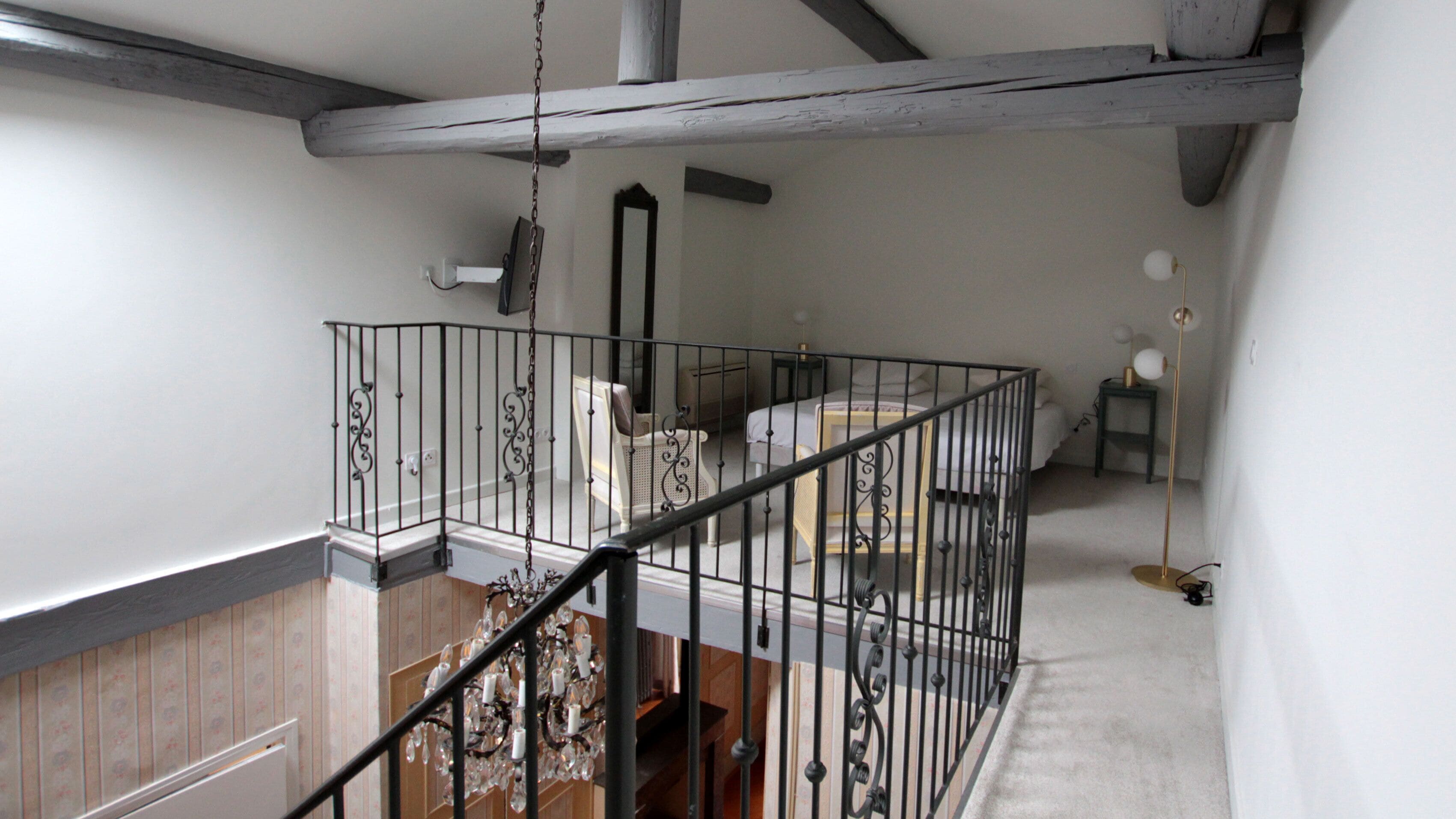 duplex (balzac) | 1 bedroom, minibar, individually decorated, individually furnished