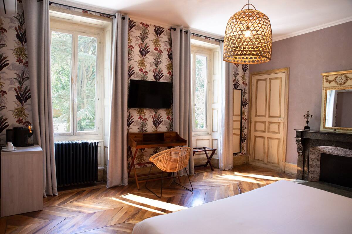 room (musset) | 1 bedroom, minibar, individually decorated, individually furnished