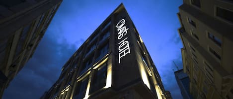 Fasade – kveld/natt