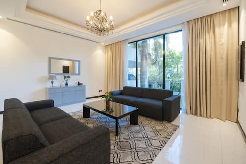 Villa Luxury, 4 camere da letto, piscina privata | Area soggiorno | TV LCD