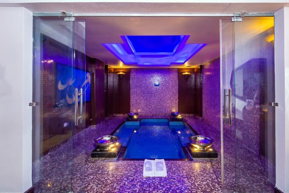 Vila superluxo, 4 quartos, piscina particular | Cofres nos quartos, individualmente mobiliados, escrivaninha