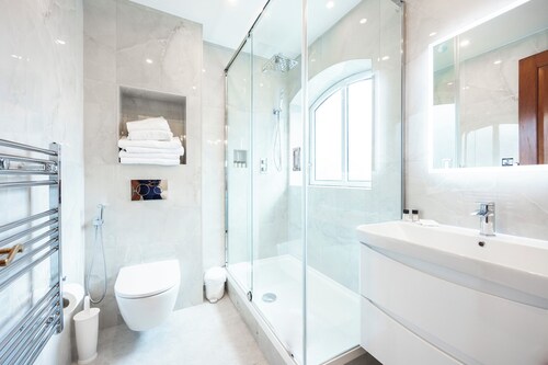 Carlton Court - Mayfair
