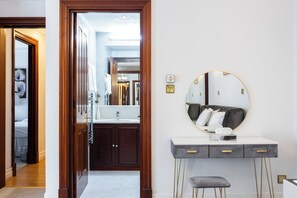 Apartment, 3 Bedrooms (2.5 Bathrooms)