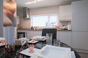 Exclusive Apartment | In-room dining - Fred's Flat With Sea View (Brighton)