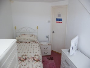 Desk, laptop workspace, free WiFi, bed sheets - El Tabora Guest House (St. Peter Port)