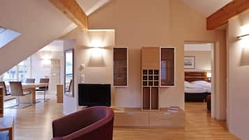 Holiday Apartement Villa Ceconi Penthouse | Living area | Flat-screen TV
