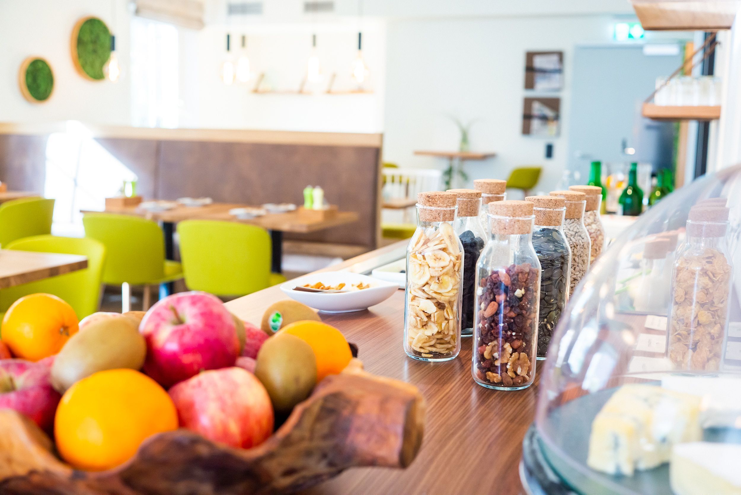 daily buffet breakfast for a fee