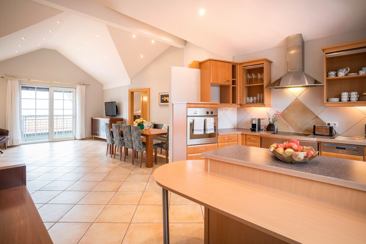 Holiday Apartment Penthouse mit Terrasse | Private kitchen | Electric kettle