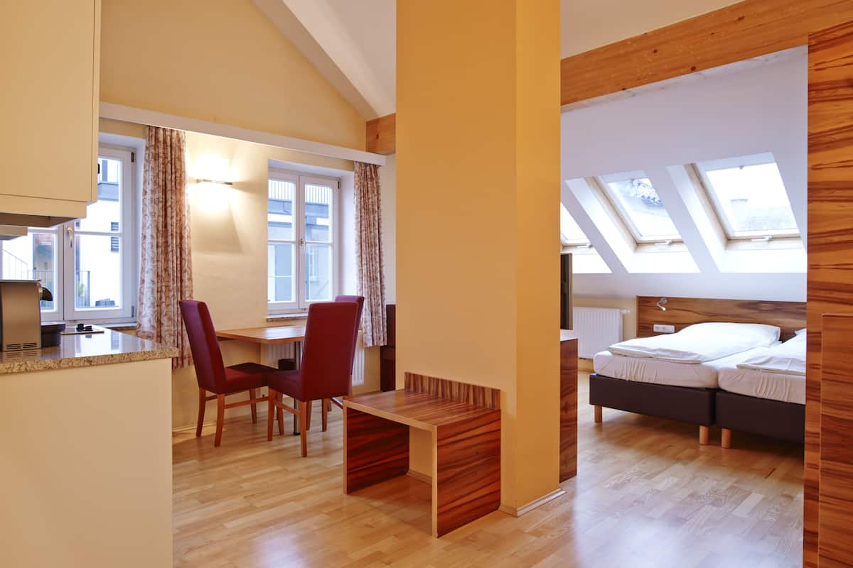 Holiday Apartment Studio Maxglan | Living area | Flat-screen TV