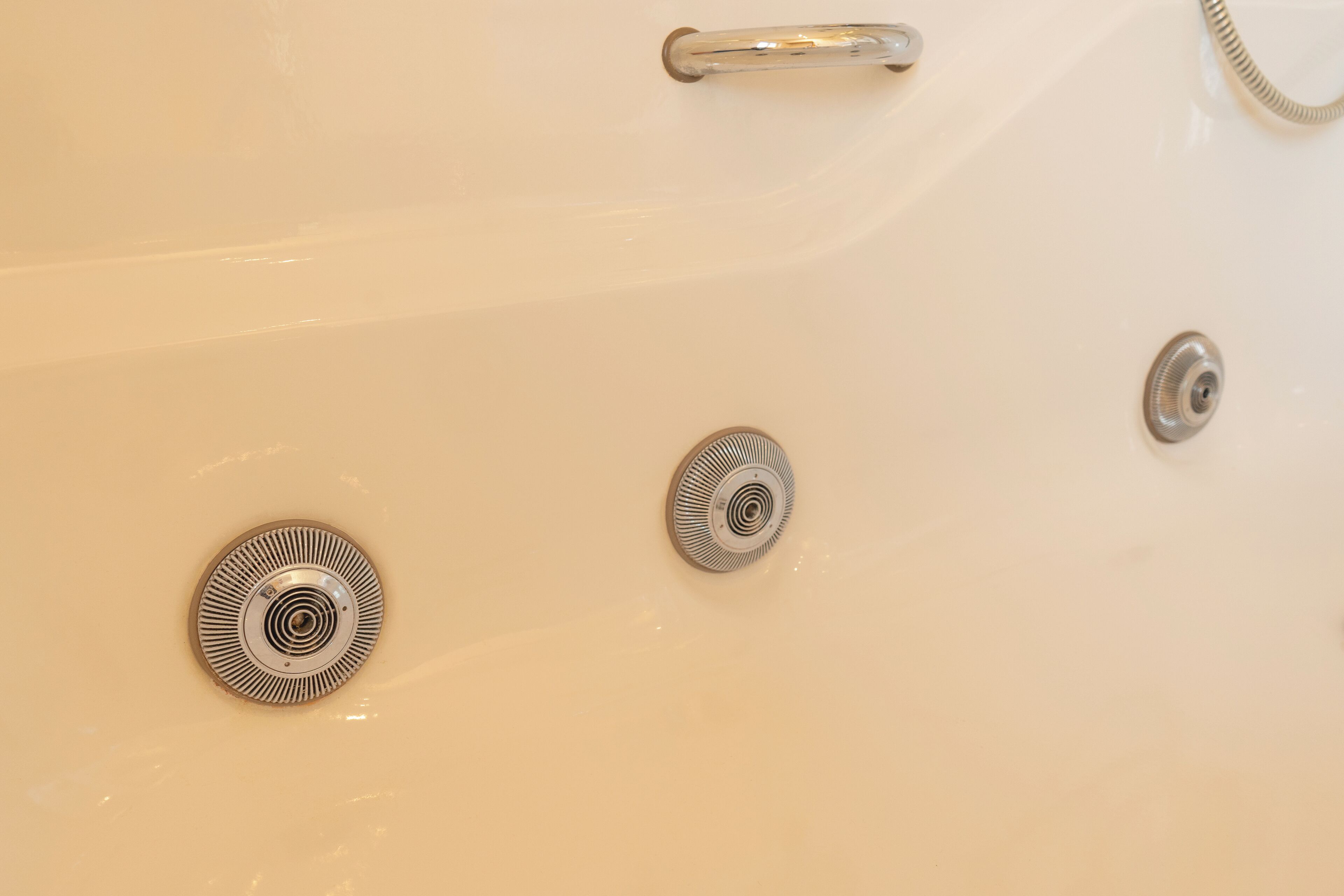 holiday apartment stadtidyll | bathroom | shower, free toiletries, hair dryer, towels