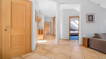 Holiday Apartment Stadtpunkt mit Dachterrasse | Allergitestet sengetøy, lydisolert, wi-fi (inkludert) og sengetøy