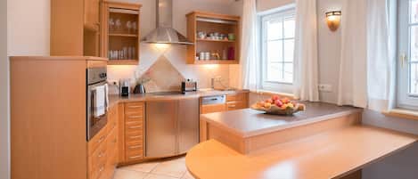 Holiday Apartment Penthouse mit Terrasse | Private kitchen | Electric kettle