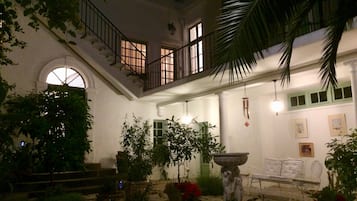 Sân vườn