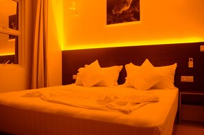 In-room safe, iron/ironing board, free WiFi, bed sheets