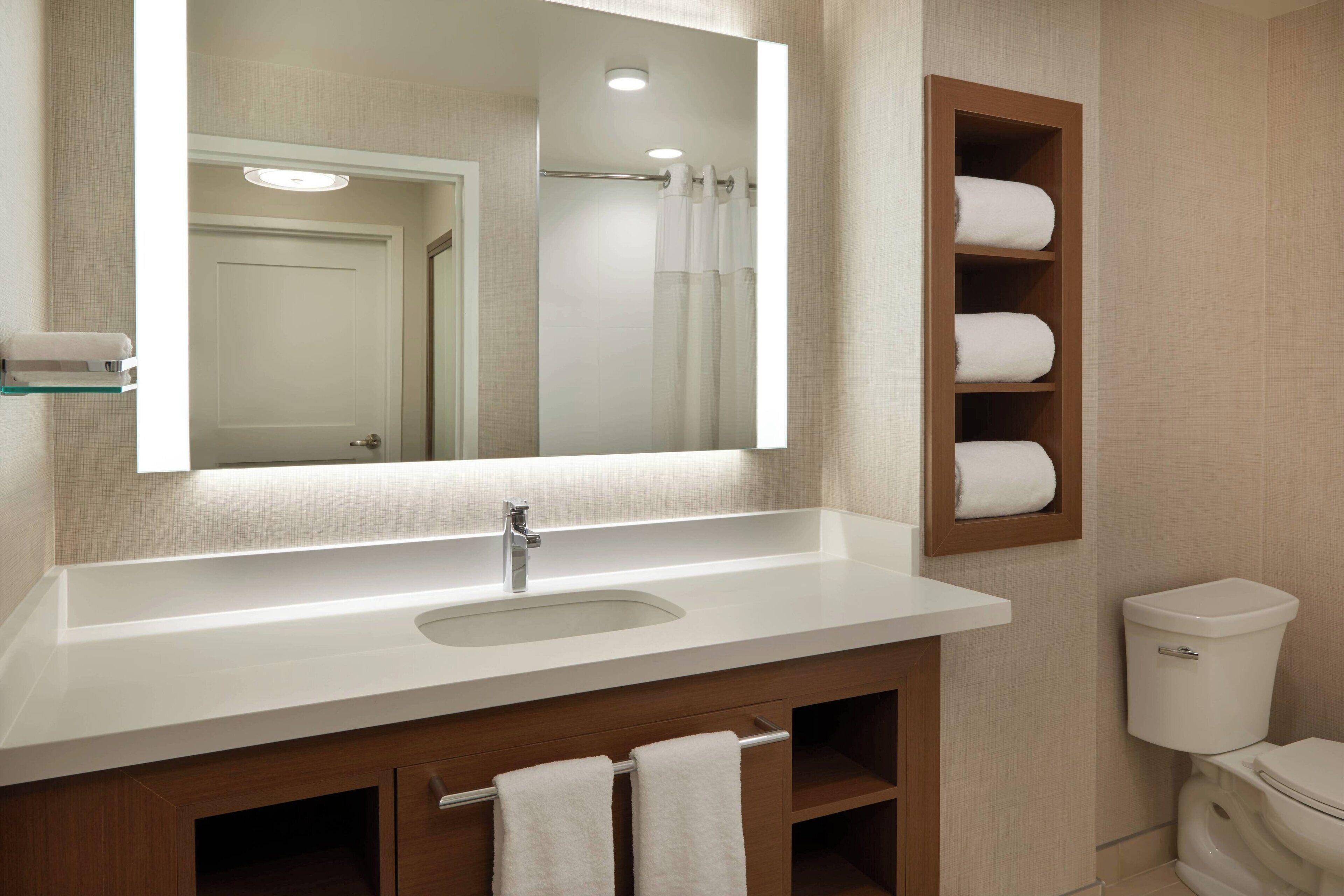 suite, 1 bedroom | bathroom | free toiletries, hair dryer, towels