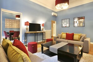 Apartment, 2 Schlafzimmer, Küche | Wohnzimmer | Flachbildfernseher