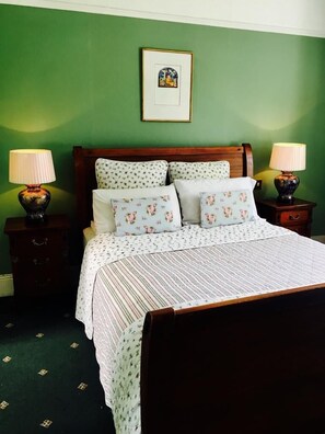 Quarto casal ou duplo romântico | Roupa de cama, acesso para cadeiras de rodas