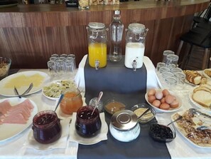 Breakfast buffet - Kedros Chalet (Nafpaktos)