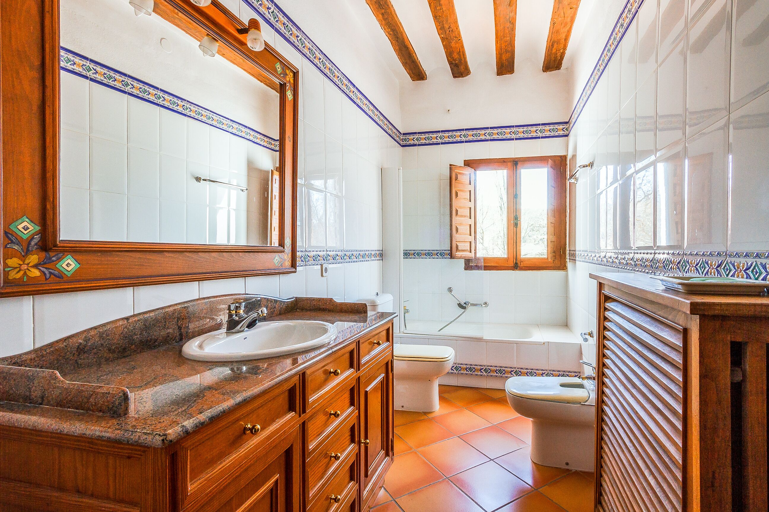 Country house next to the Jucar river