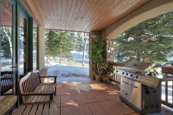 Condo, 3 Bedrooms | Property grounds