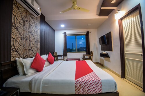 OYO 39404 Hotel Satyam