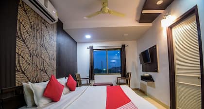 OYO 39404 Hotel Satyam