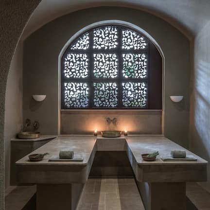 Couples treatment rooms, sauna, steam room, body treatments