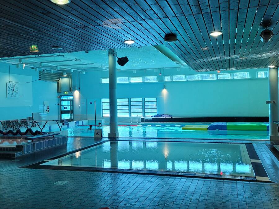 Sauna seca, banheira de hidromassagem, massagens