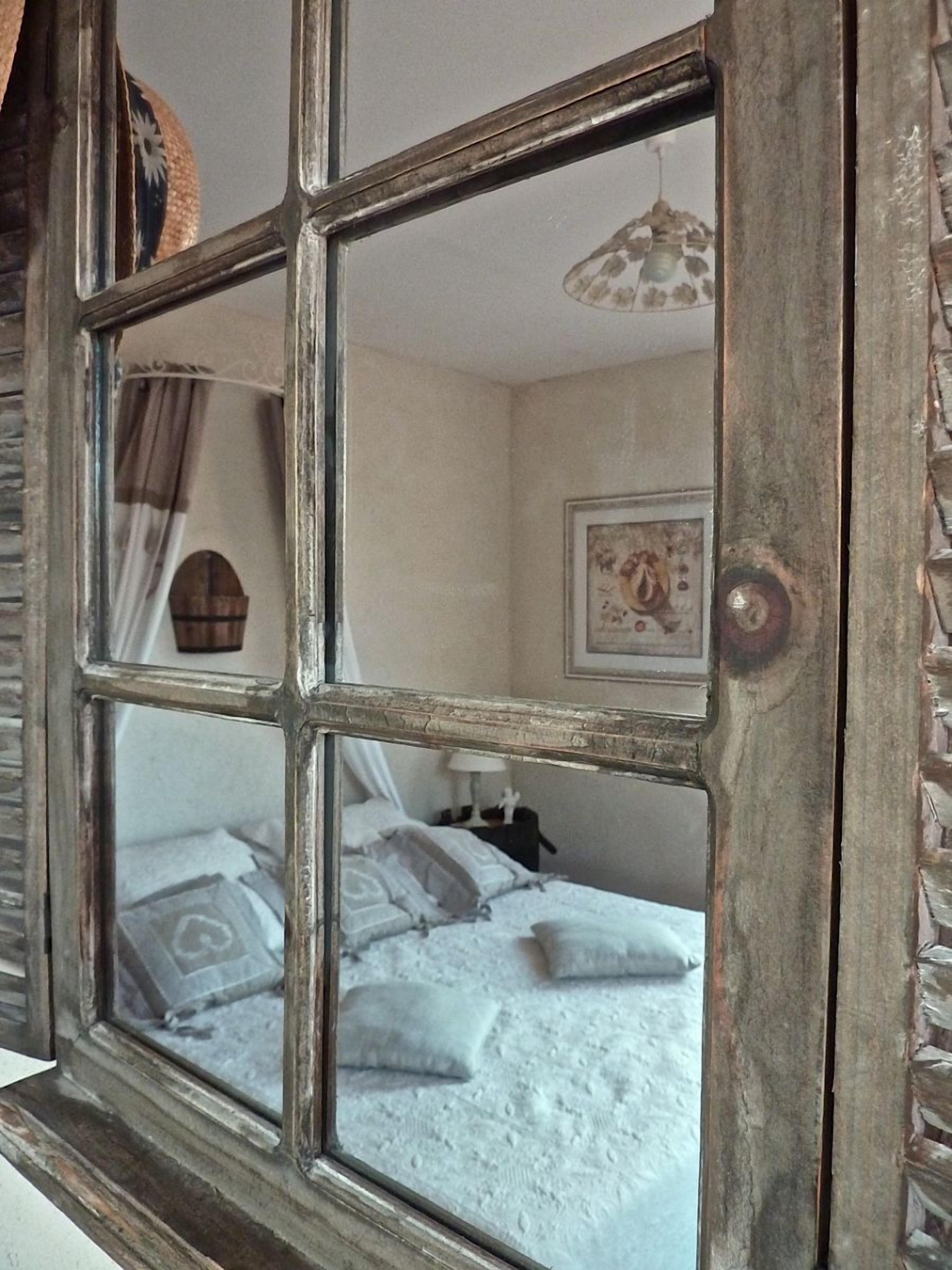 Room, Terrace (Treille) | Individually decorated, individually furnished, desk, free WiFi