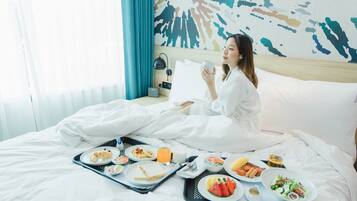 Standard Room | Desk, laptop workspace, blackout curtains, free WiFi