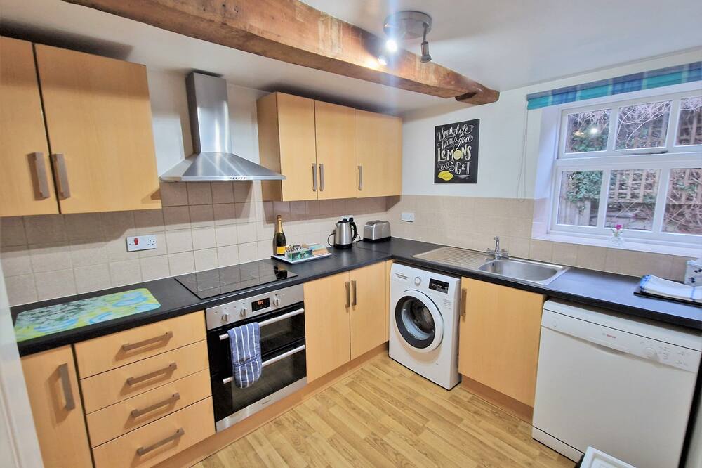 Barnyard Cottage - three bedroom barn conversion with free wi-fi