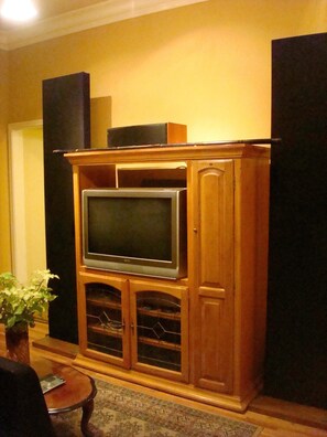 Interior - DOWNTOWN 4 BEDROOM 2 BATH NEAR CONVENTION CENTER (San Jose)