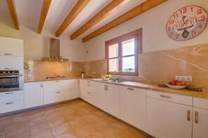 Frigorifero, microonde, forno, lavastoviglie