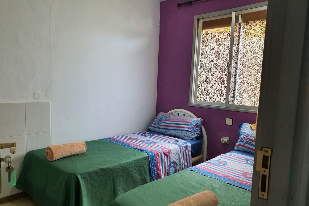 Low Cost Room Las Llaves 3