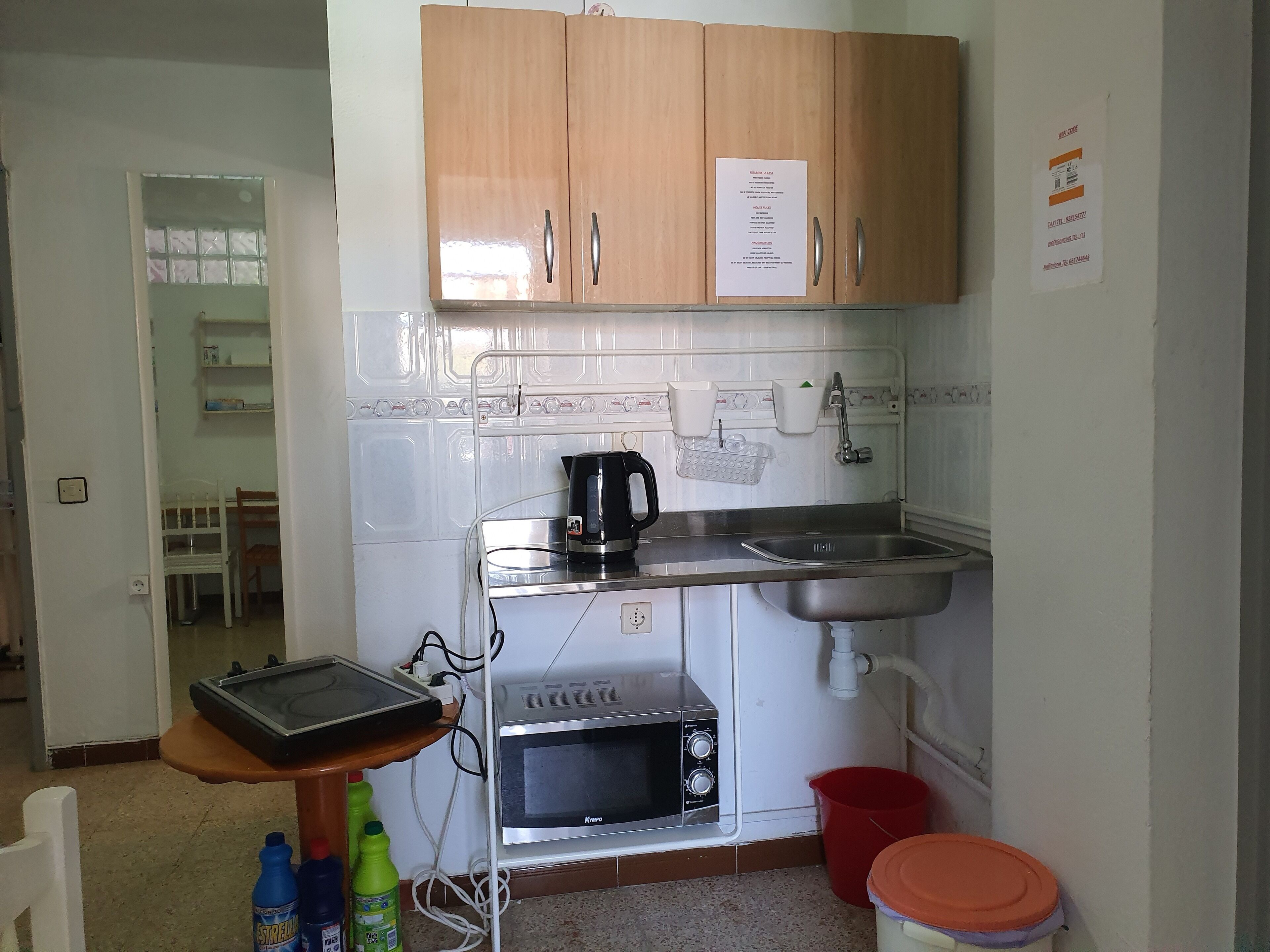 Low Cost Room Las Llaves 3